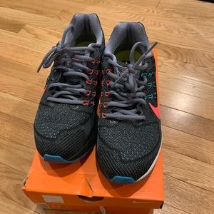 Nike women sneakers, New!